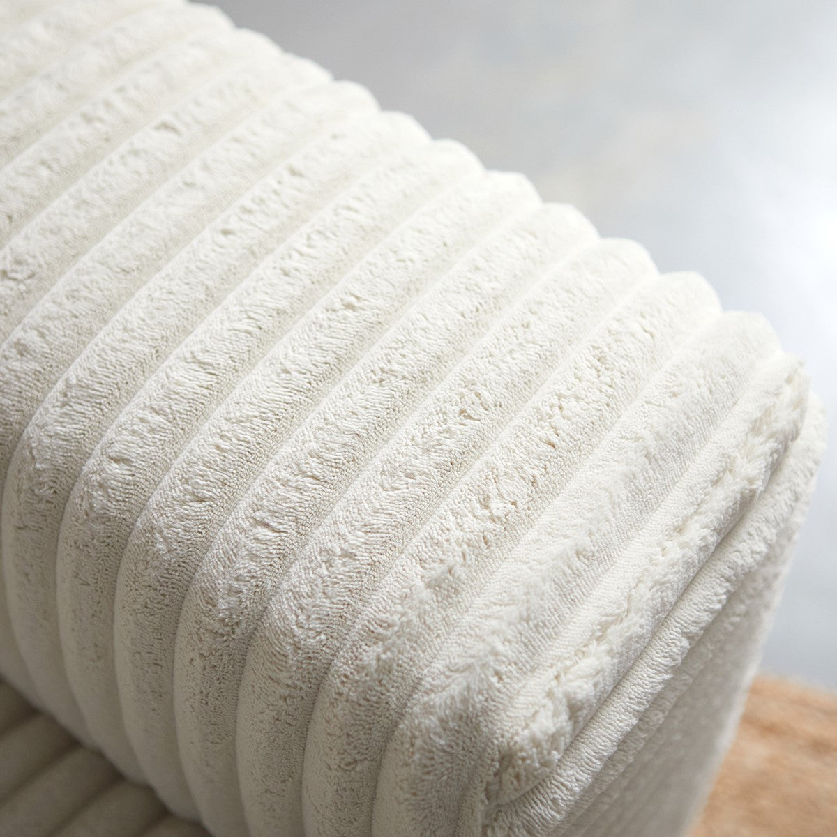 PEPP interiors UNO met chaise longue links - Ambience 2 Cream